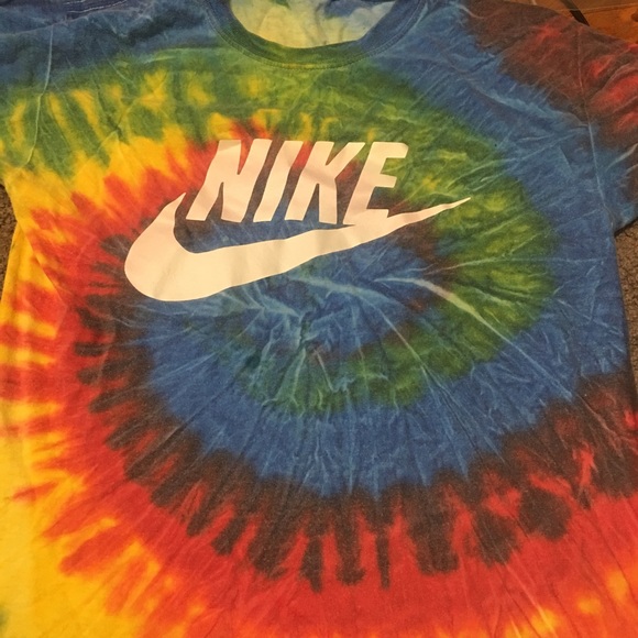 cymonnes Tops - Tye dye Nike tee cymonnes Tops - Tye dye Nike tee
